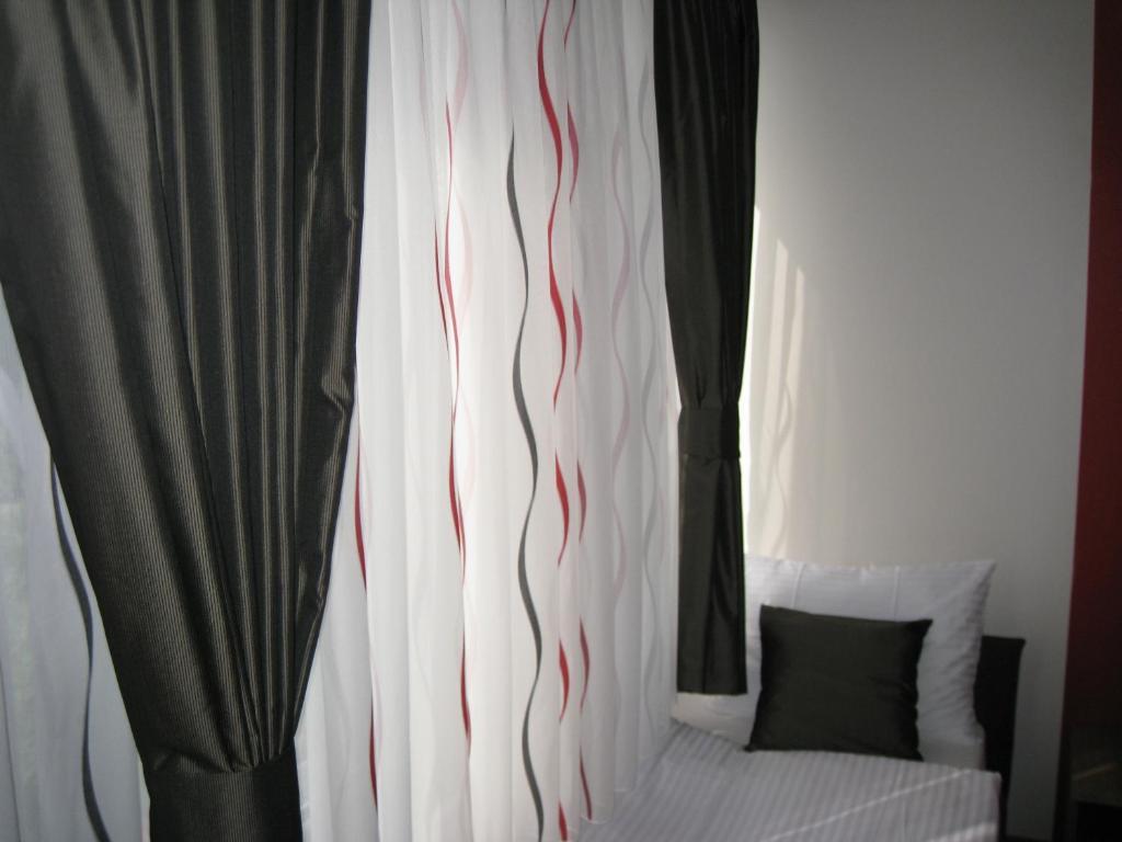 Domus Aparthotel Скоп'є Номер фото