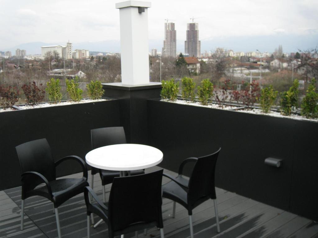 Domus Aparthotel Скоп'є Номер фото